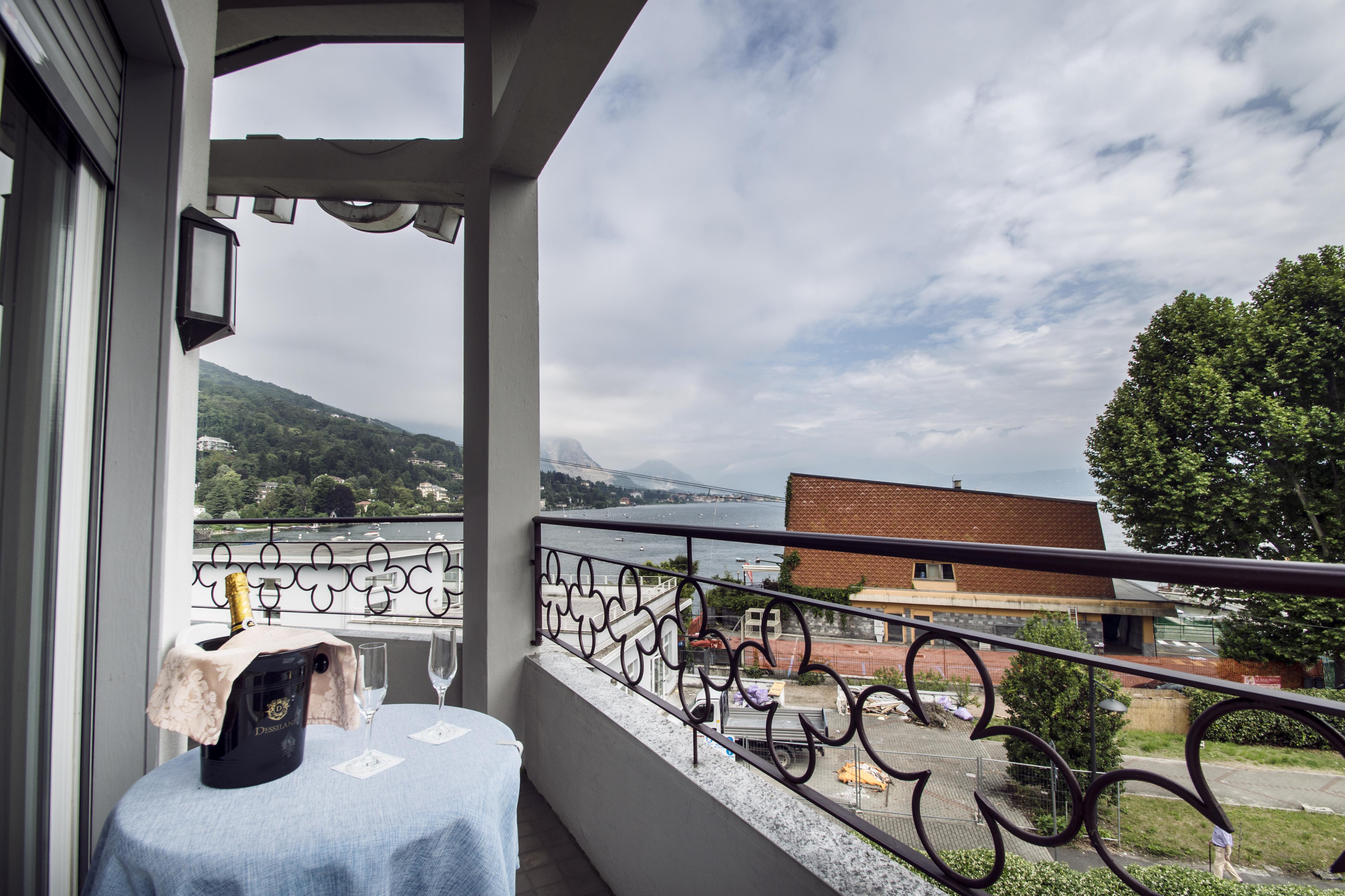 Hotel Lido La Perla Nera Stresa Exterior photo