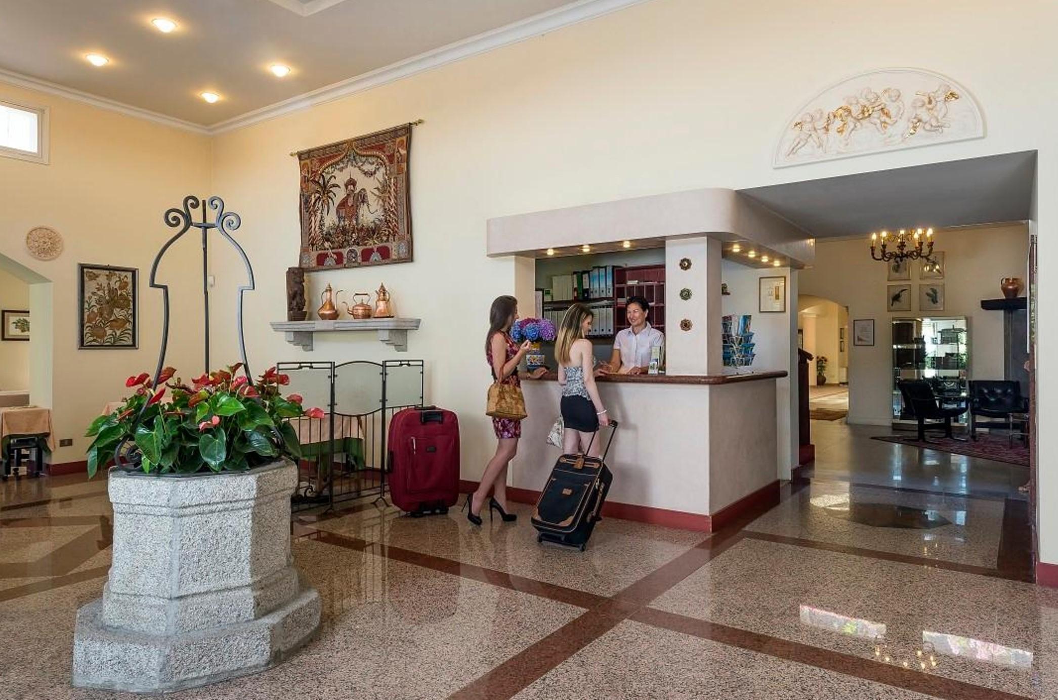 Hotel Lido La Perla Nera Stresa Exterior photo
