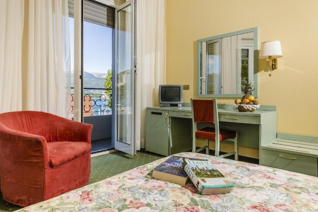 Hotel Lido La Perla Nera Stresa Exterior photo
